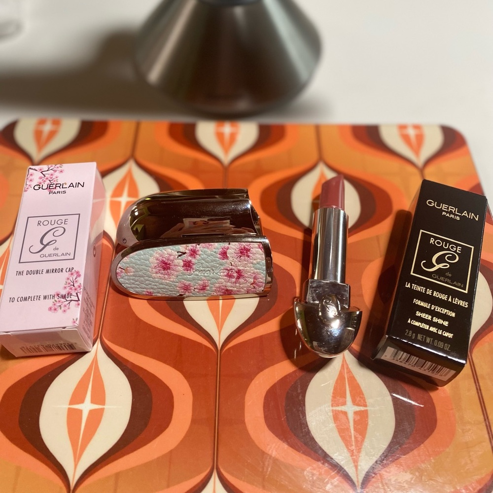 Guerlain Rouge G de Lipstick 007 and Double Mirror Cap in Fancy Bloosom